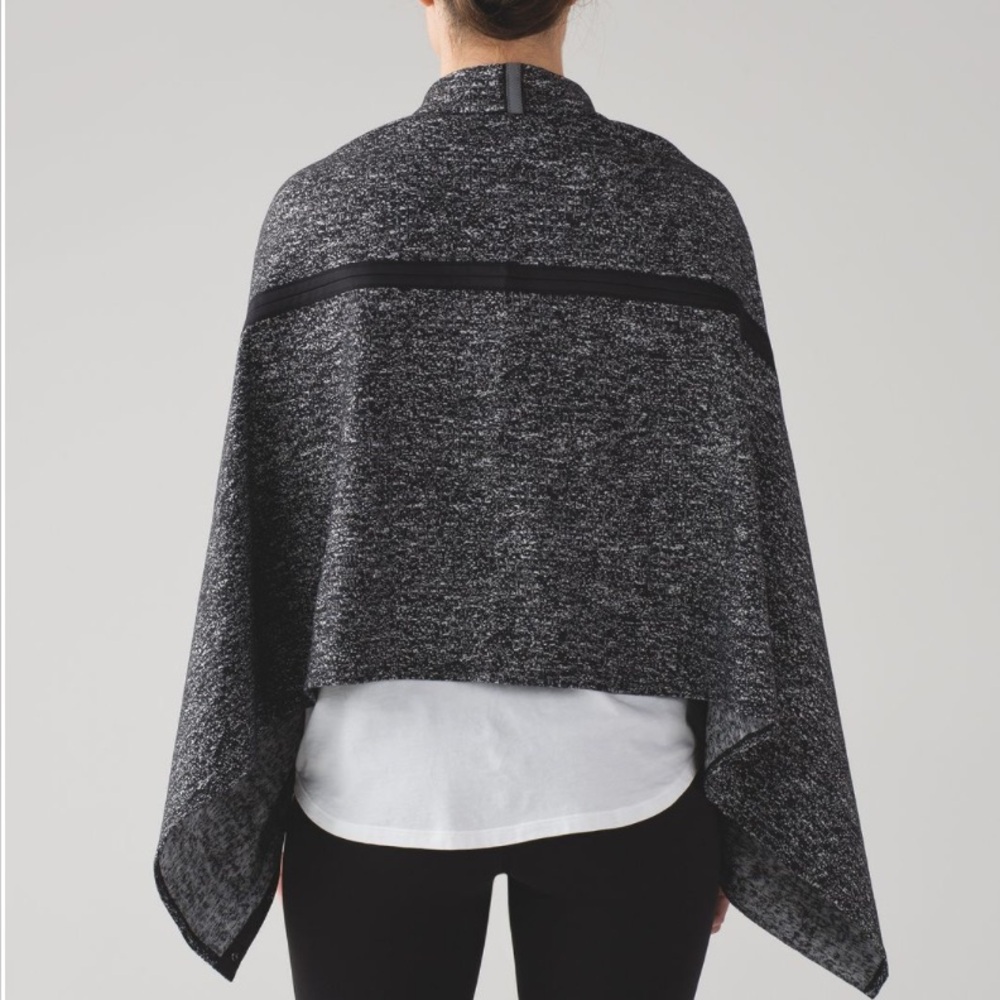 Lululemon Vinyasa Wrap Running Luon Suited‎ Jacquard White Black Sweater Cape - Picture 3 of 8